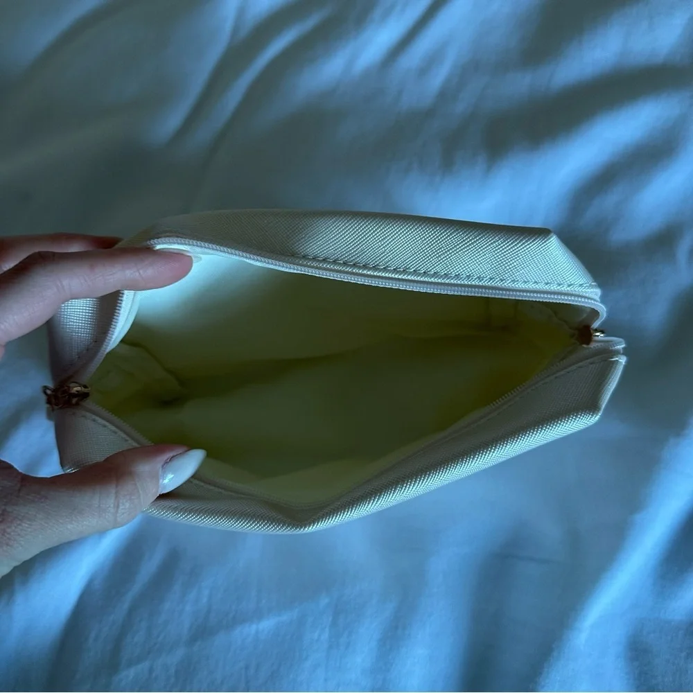 “Q” Cosmetic Bag